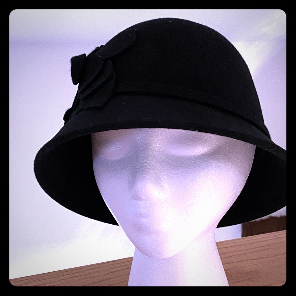 Wool hat black new with tags
